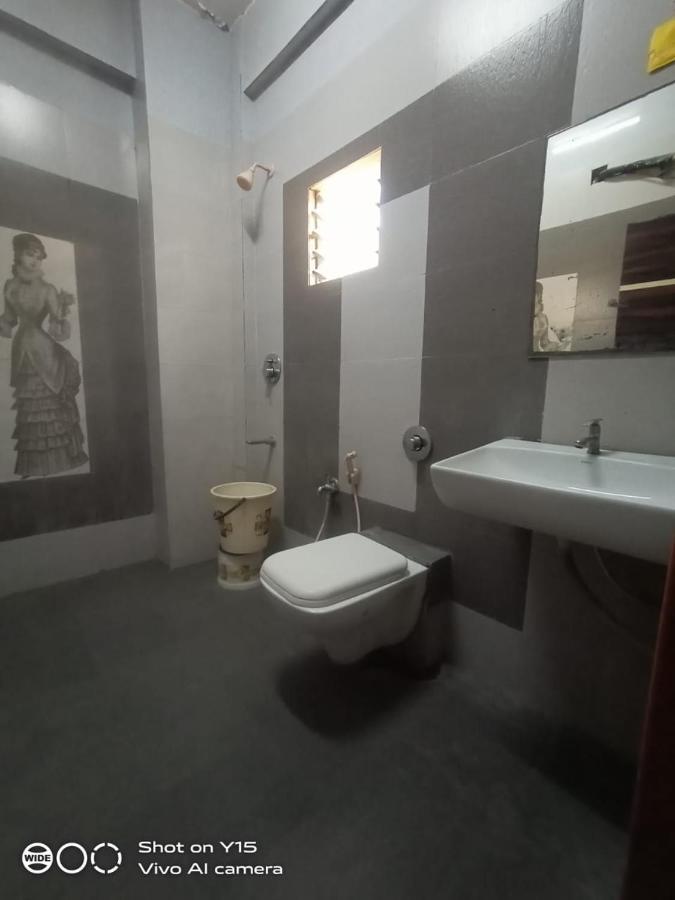 Shree Hotel Shivdhara Somnāth Esterno foto